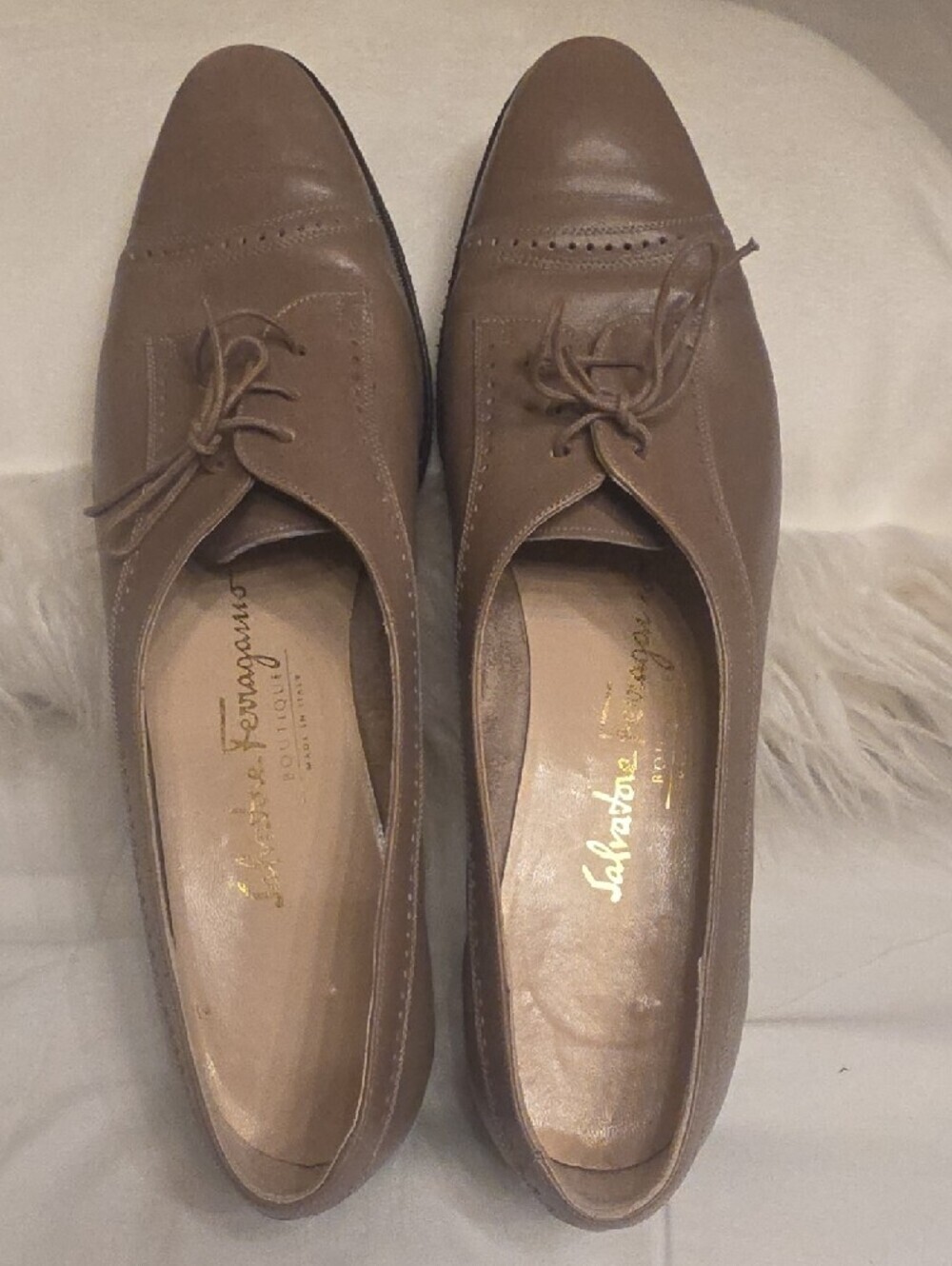 Salvatore Ferragamo Boutique Low Heel Taupe Leather Lace-Up Flats Vintage 8 2A